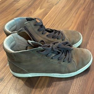 Ugg High Top Brown Leather Sneakers with Zipper